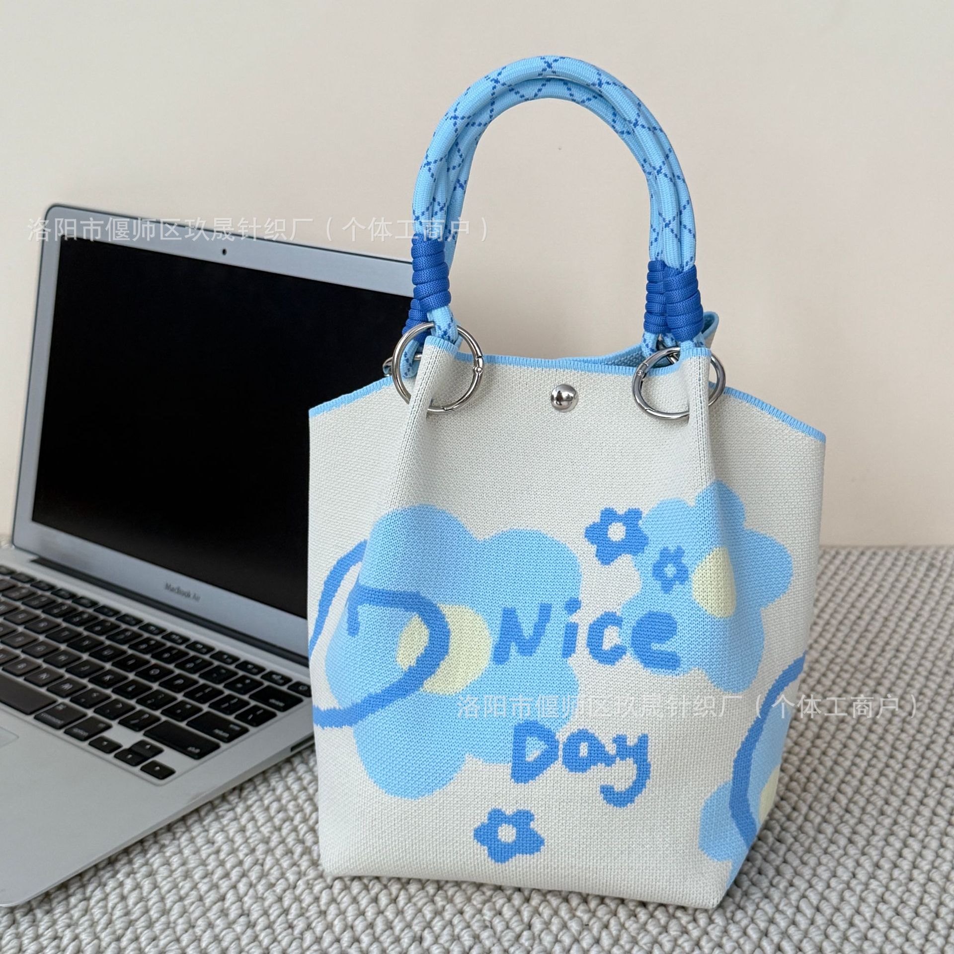 2026 primavera y verano nuevo bolso de cubo de pintura creativo portátil gran espacio de aire de dopamina alta sensación mochila image 8