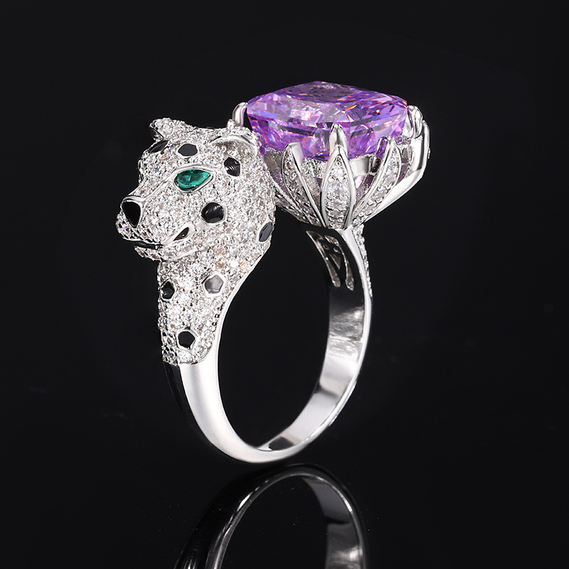 Nueva joyería Zhuang Shengsheng, fondo de cobre, simulación chapada en oro, diamante de alto carbono, diamante completo, anillo de temperamento de leopardo con incrustaciones de lujo 10*12