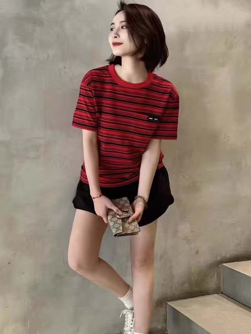 빨간색