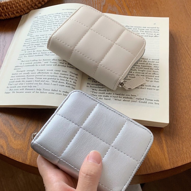 Minimalist Versatile Tofu Bag Japanese-Style Multifunctional Quilted Wallet Short Multi-Card Slot Accordion Card Holder for Women Compact