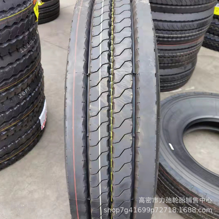 13R22.5汽车轮胎批发真空胎四线花纹重载防刺扎挂车轮胎13r22.5