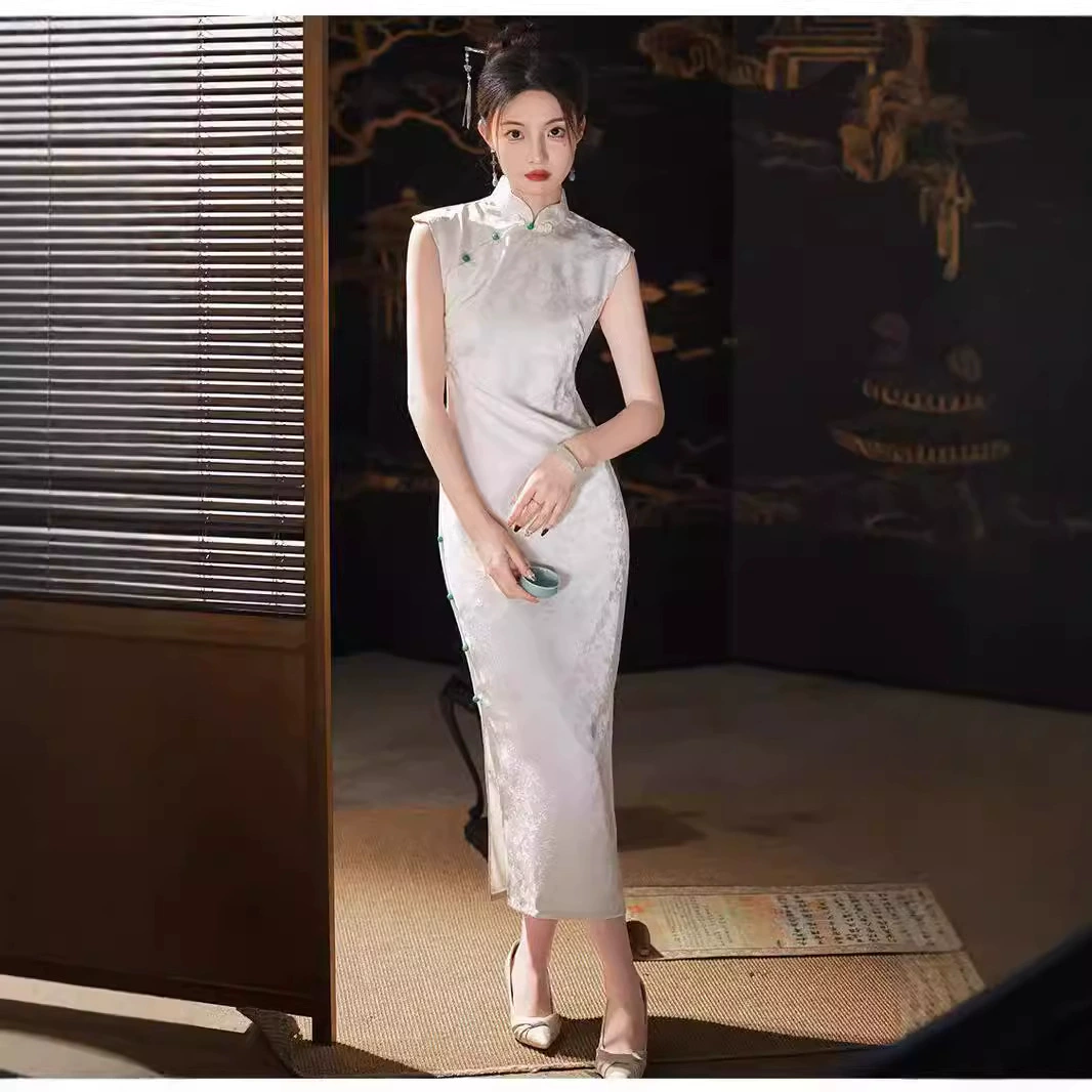 Новый китайский стиль ретро белый жаккардовый лепесток воротник cheongsam 2024 весна и лето премиальное женское платье помолвка