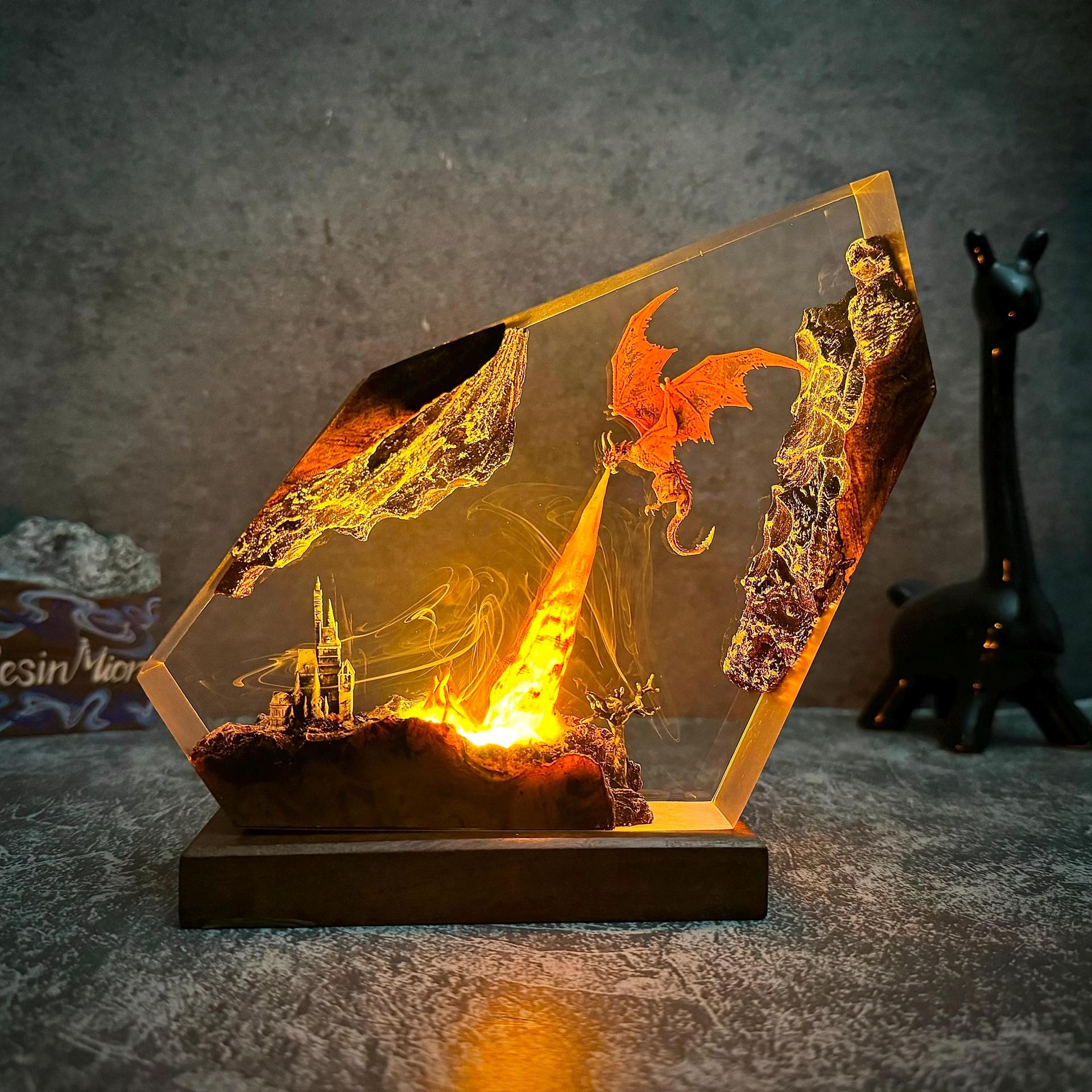 Artesanías de resina de dragón de fuego lámpara de regalo de Halloween decoración modelo de película y televisión transfronteriza explosiva iluminación creativa para el hogar