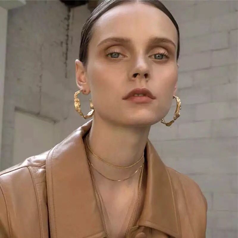 Gold-toned C-shaped Large Circle Stud Earrings Retro Style_voghion.com