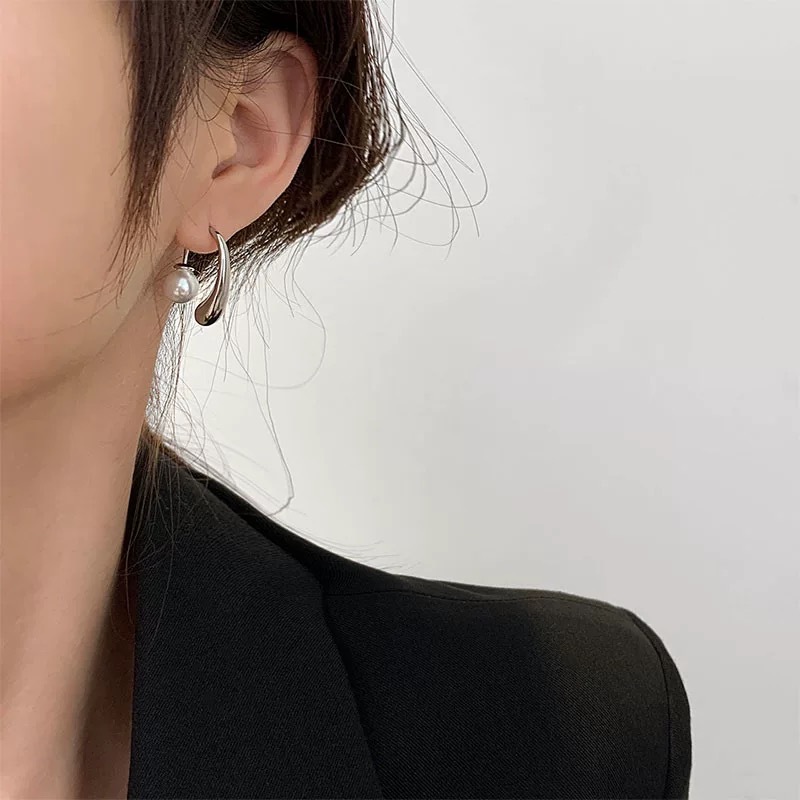 Pendientes de botón con perlas de acero inoxidable mujer_voghion.com