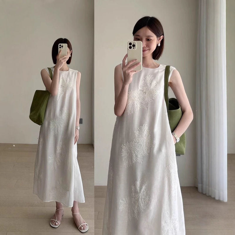 High-End Women's Clothing, Chinese-Style Embroidered Cheongsam, Sleeveless Vest, Elegant Long Dress, Classy, Exquisite, Cool-Feeling Dress for Summer