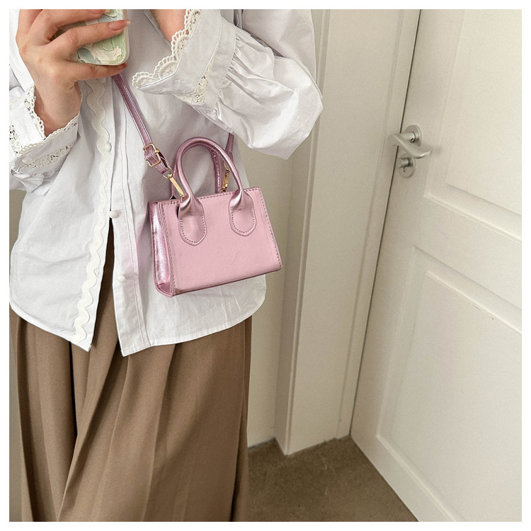 Women's Small Pu Leather Solid Color Streetwear Square Zipper Shoulder Bag Handbag Crossbody Bag display picture 3