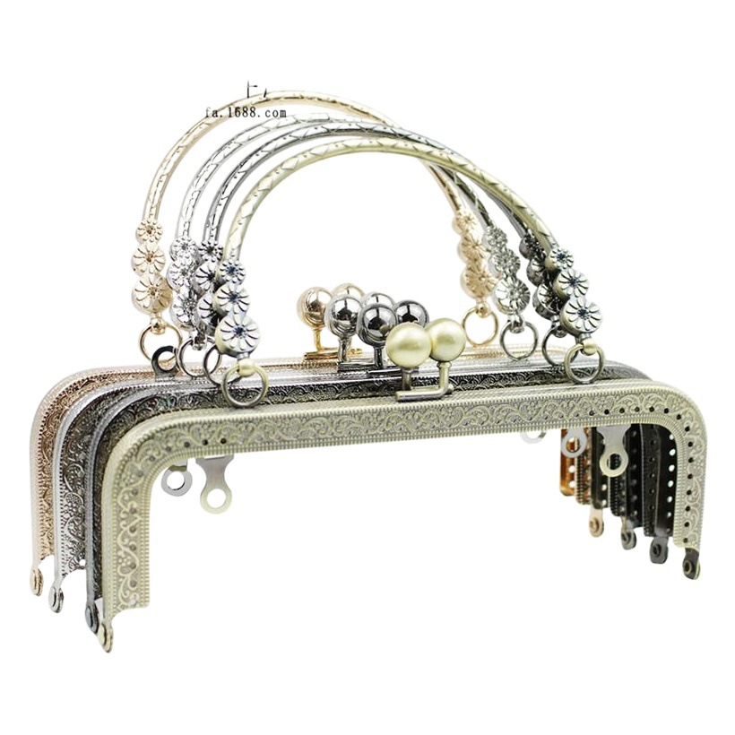 85 descuento de tiempo limitado 18cm cuadrado relieve reverso perlas de cabeza de perlas cruzadas tres flores mano oro