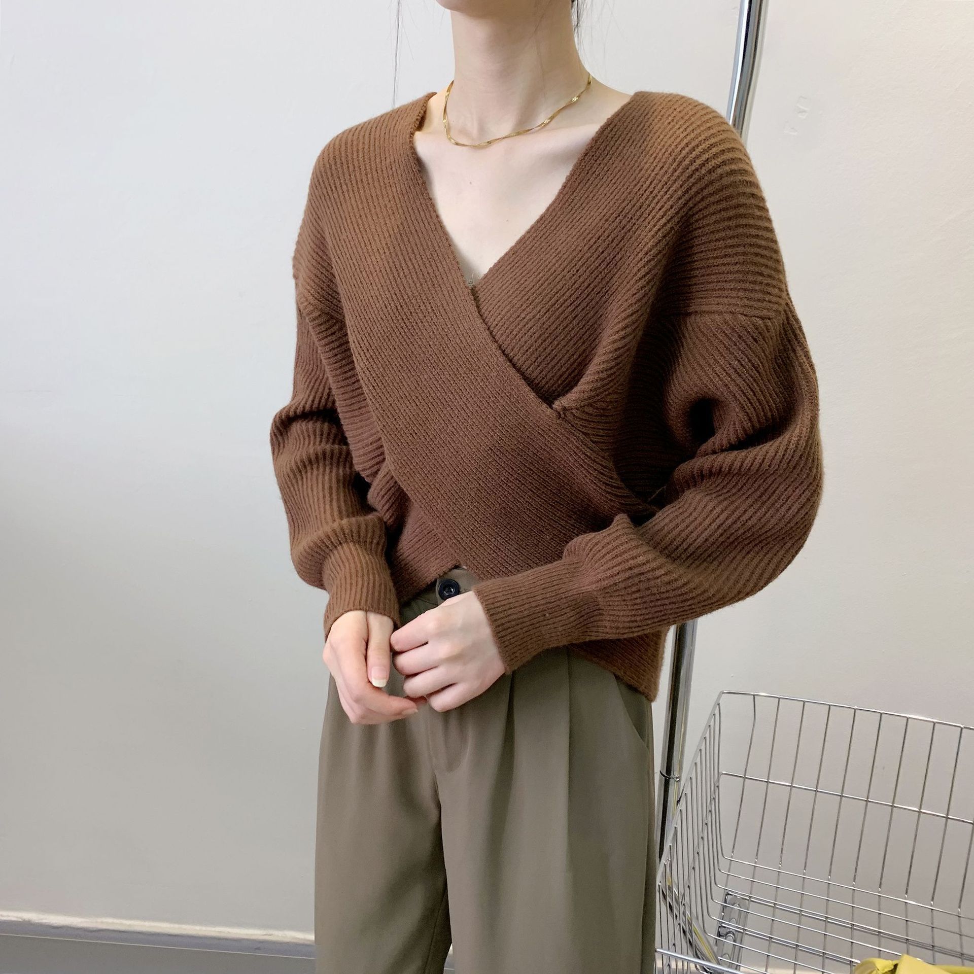Suéter de punto holgado con cuello en V cruzado, estilo retro francés, chic coreano, para mujer, estilo corto, para otoño