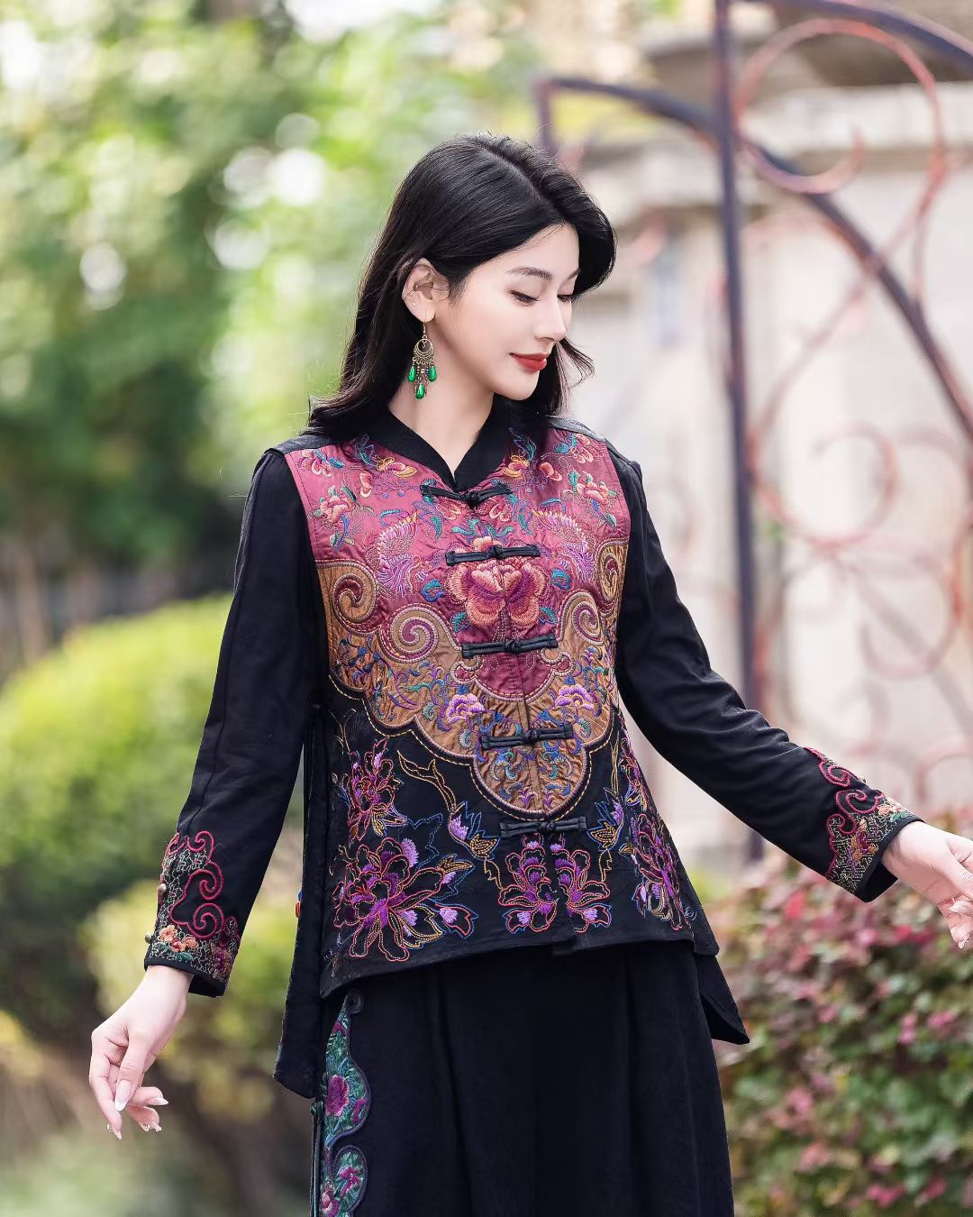 Ingeniería pesada bordada cara clip caballo mujer 2025 estilo de otoño collar hebilla de hombro jacquard estilo nacional nuevo chaleco image 8