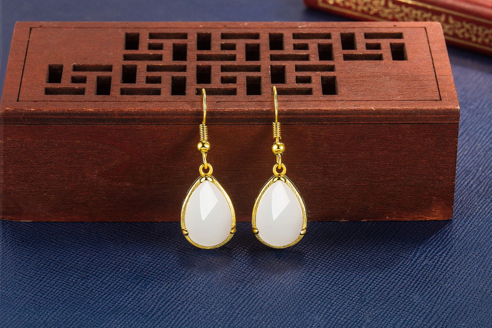 Retro Inlaid Water Drop Shaped Imatation Jade Copper Ear Hook Earrings Wholesale display picture 1