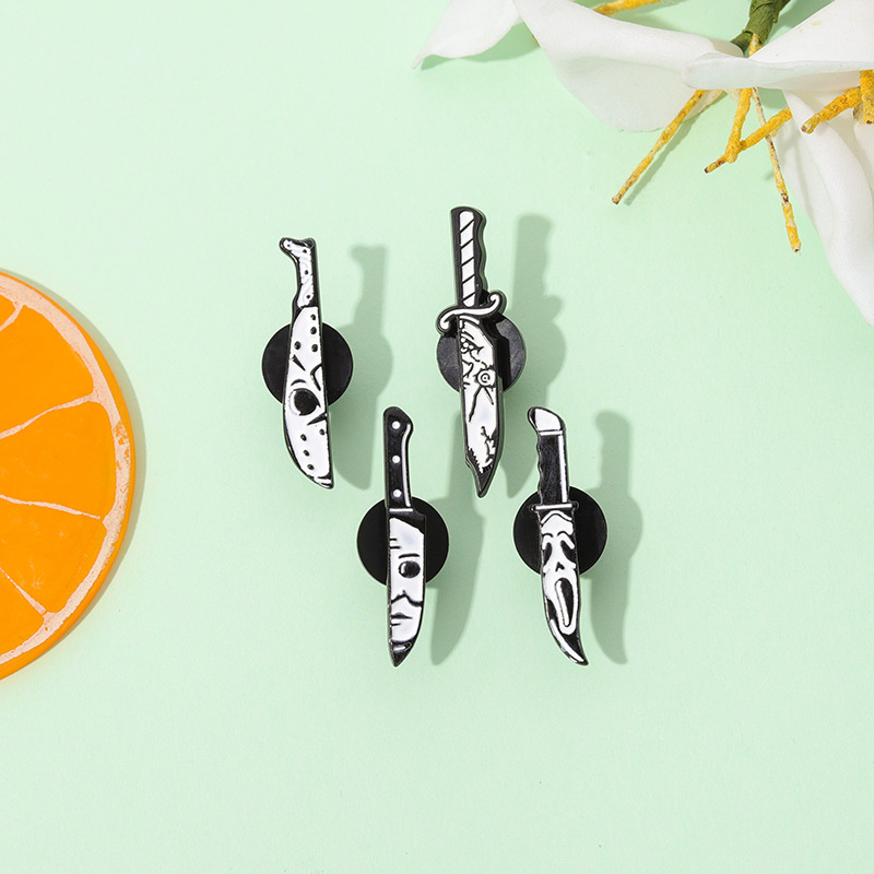 Dagger, Skull Pattern Unisex Gender Cool Style Pin Dagger Skull Alloy Enamel Plating Unisex Brooches