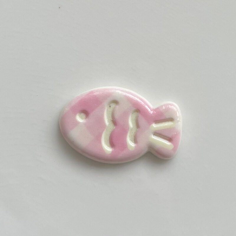新しい女の子クリーム色の魚アクセサリー DIY 帽子クリーム接着剤携帯電話ケースアクセサリージュエリー装飾冷蔵庫マグネット|undefined