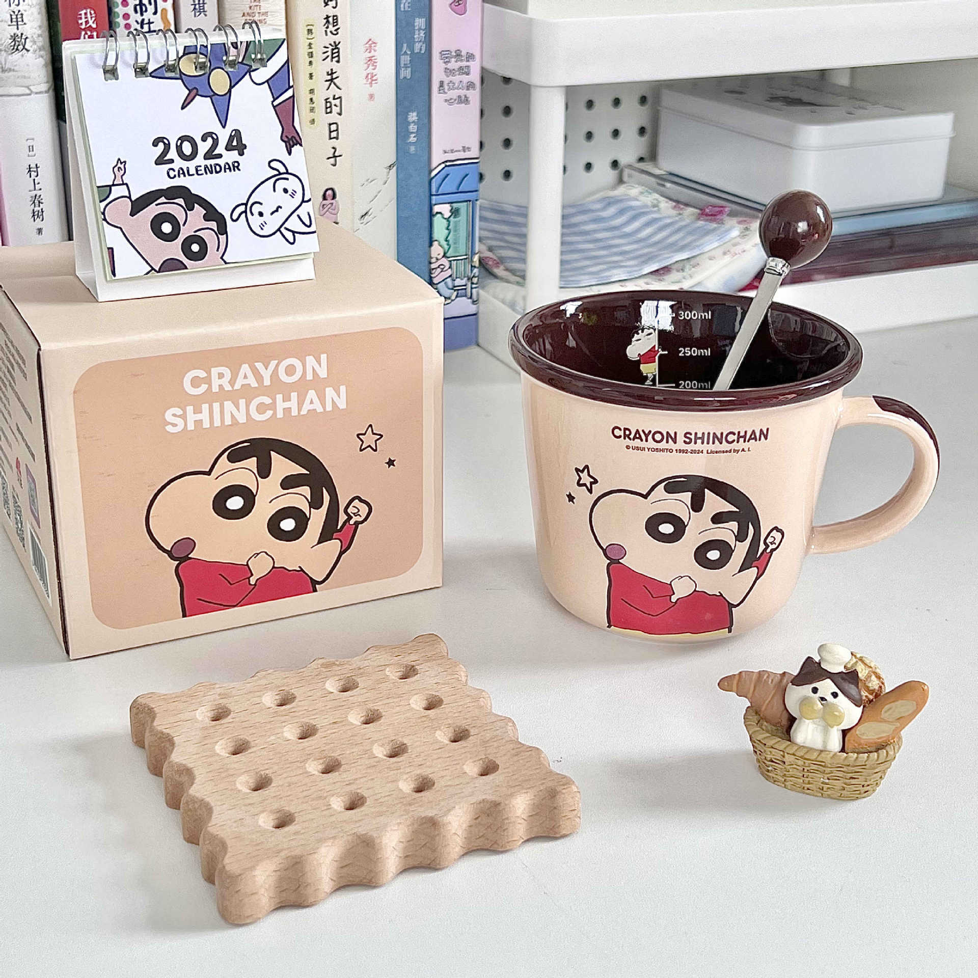 Crayon Shin-chan taza de leche de color macaron de cerámica genuina con taza de leche de desayuno de dibujos animados lindo de escala