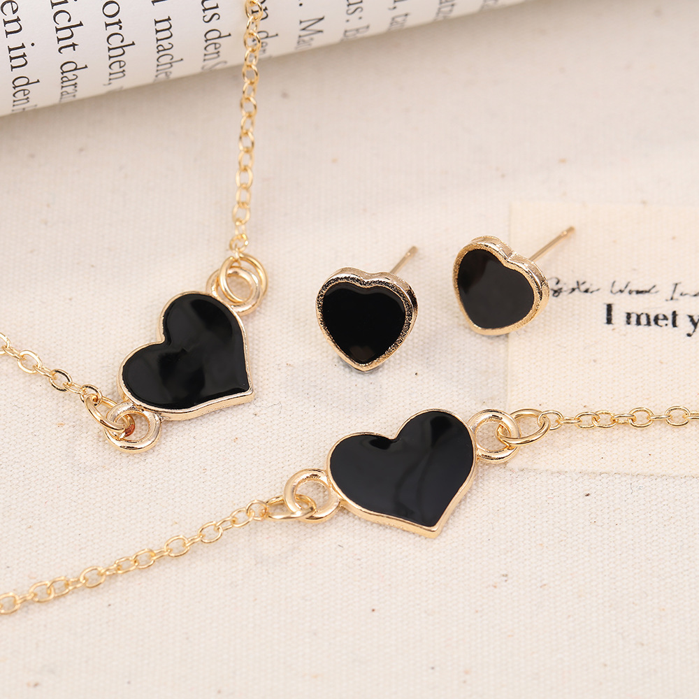 Collar de personalidad de temperamento de moda europea y americana transfronteriza Pendientes Conjunto de anillo Accesorios de cena de cercanías Conjunto de joyería de alta calidad