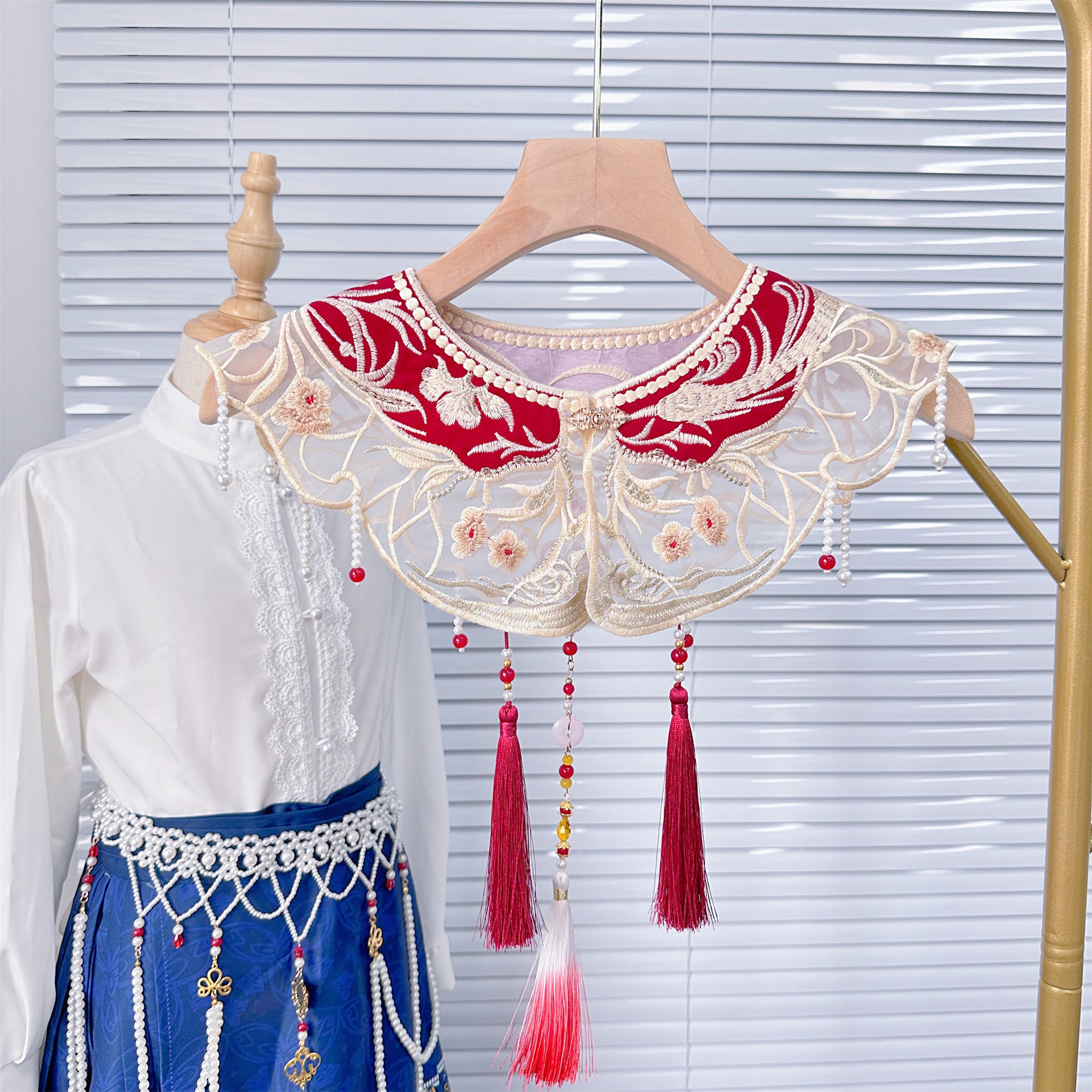Adultos bordados negros Han vestido collar mujeres otoño y invierno Año Nuevo de la marea nacional Xiuhe chaqueta chaleón bordado accesorios image 4