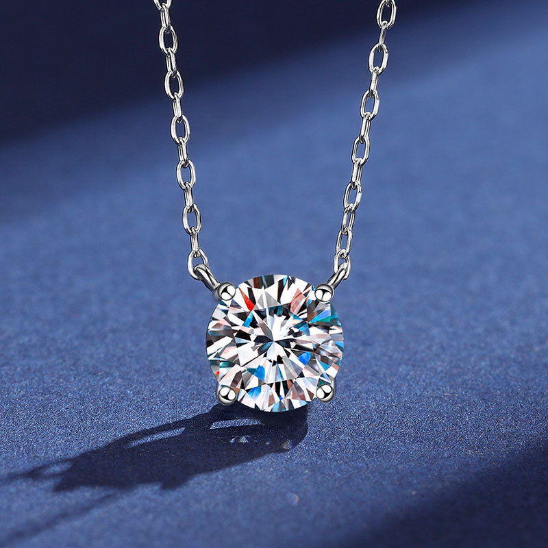 S925 Sterling Silver Moissanite Necklace 1 Carat Light Luxury Four-Prong Pt950 Plated Moissanite Pendant Clavicle Chain Exclusively for Cross-Border Sales