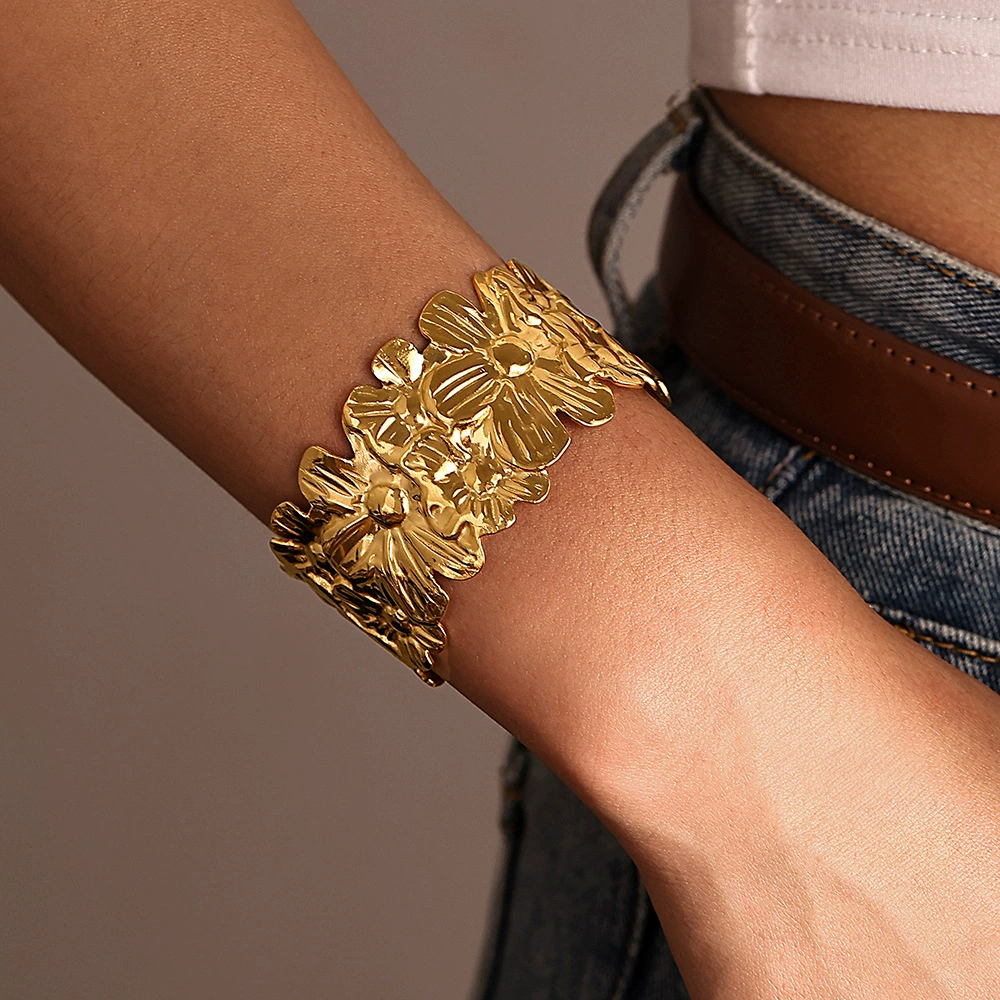(Граница торговли) браслет из нержавеющей стали с брендовым дизайном, модный регулируемый украшение, цветочный, образец золота 750