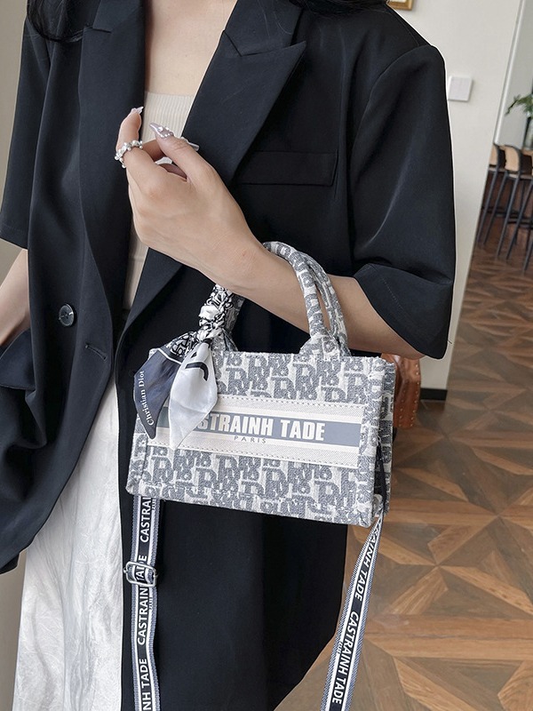 Bolsos de textura avanzada de mujeres nuevas bolsas de mano populares transfronterizas, bolsas de hombro de moda, mochila de viaje universal