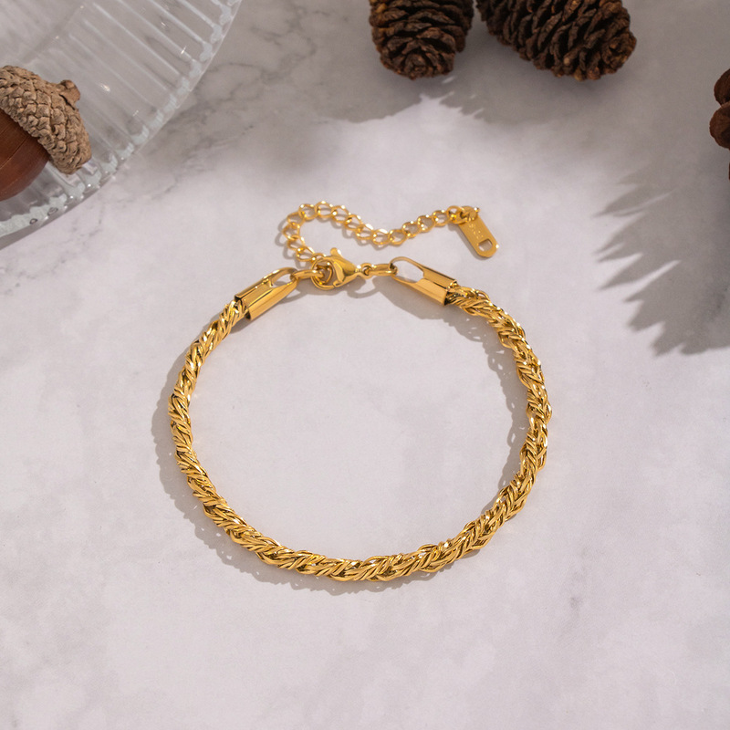 Simple and Stylish Braided Chain Bracelet for Women, Titanium Steel, Waterproof, Non-Fading, High-End Accessories, Wholesale