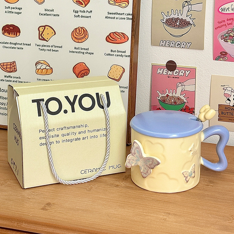 Taza niña Taza de mariposa de alto valor Taza de cerámica con tapa Cuchara Regalo de cumpleaños Taza para beber Hogar