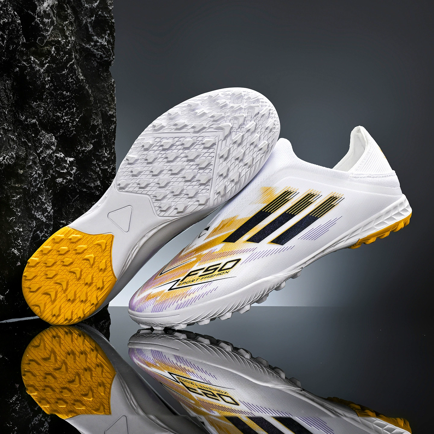 Новые мужские и женские молодежные производители с низким верхом и длинными сломанными ногтями, готовые оптовые спортивные профессиональные футбольные бутсы на открытом воздухе