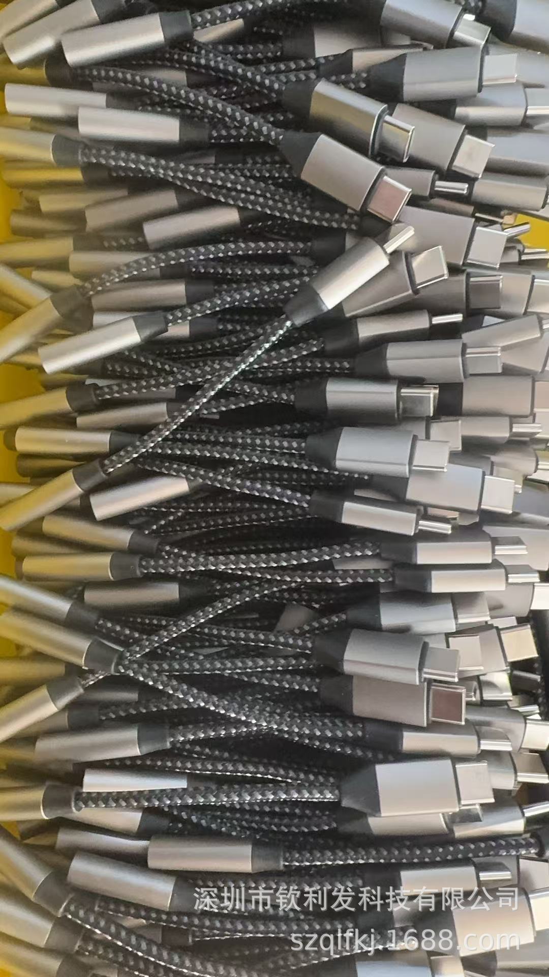 Type-c回転3.5mmヘッドホンアダプタはアップル16華為デジタルDACオーディオアダプタ2 in 1を適用する