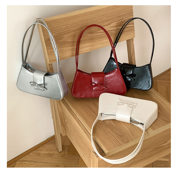 637g Weight Polyester Lining Material Women's Medium Pu Leather Solid Color Bow Knot Streetwear Zipper Underarm Bag