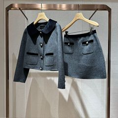 2024年秋季款式灰色长袖娃娃领口袋单排扣气质针织开衫Q165201E