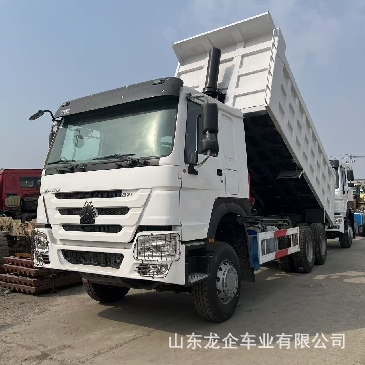 Cross-Border Direct Sales of Heavy-Duty Engineering Dump Trucks, Sinotruk Howo 371 Horsepower Dump Truck, 10-Wheel Ore Transport Truck