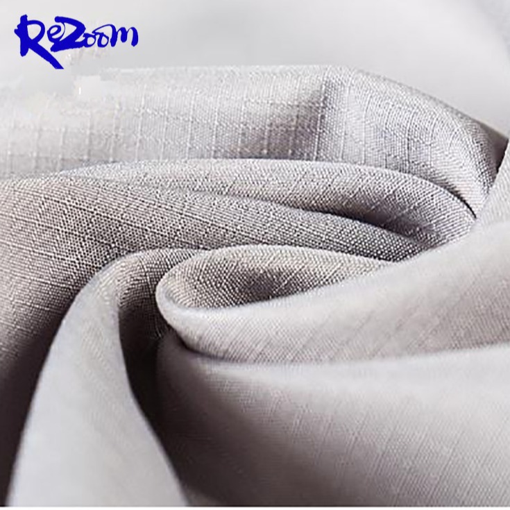 厂家销售290T休闲服服装面料 0.2格子春亚纺涤纶面料布料欢迎咨询