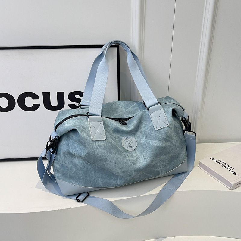 Capacious travel bag, shoulder bag, storage system to go out, suitcase, equipment bag 4