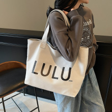 ��ˇ������Ů��Ůʿ�΃r��������ins�L���ذ��r�аٴ�ͨ��Ů��