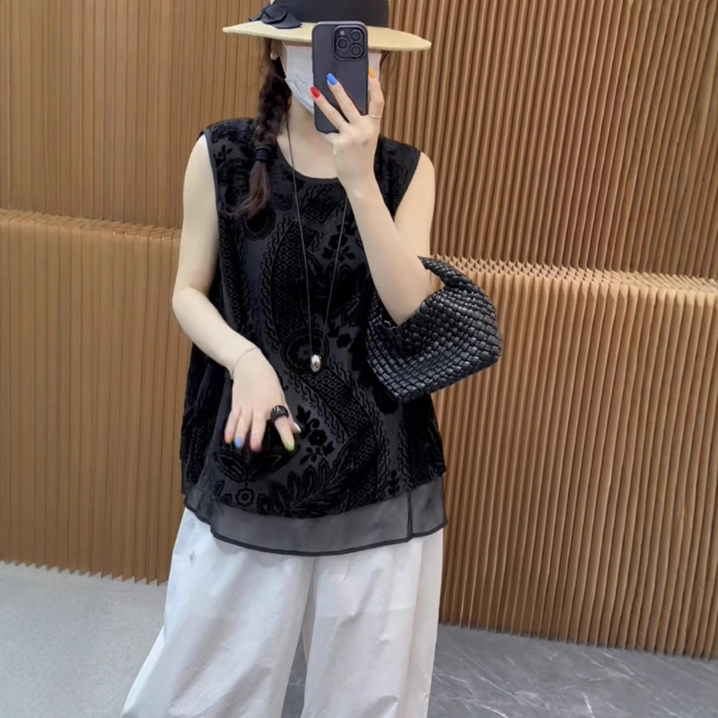 High-End Flocked Women's 2024 New Autum Shirt, Lazy Style Round Neck Niche Design Cut Out Black Top High-End Flocked Women's 2024 New Autum Shirt, Lazy Style Round Neck Niche Design Cut Out Black Top