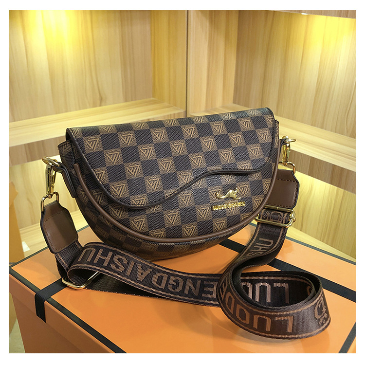 Shoulder Bag for Women New Fashion Retro Printed Crossbody Bag Versatile and Personalized Saddle Bag High-end Women's Bag_voghion.com