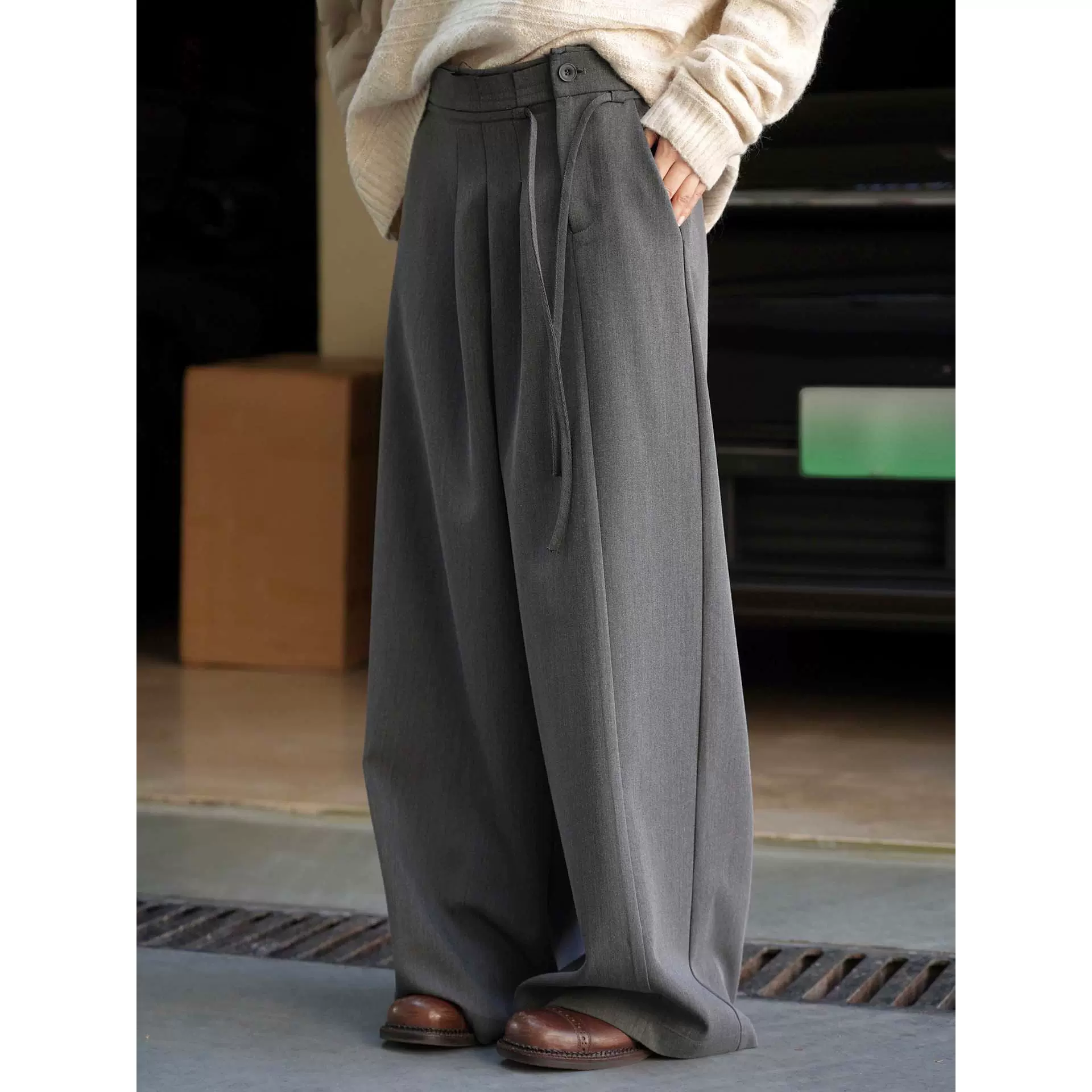 卢浮秋冬新款巴黎时髦摩登感压褶侧门襟西裤垂感阔腿潮流长裤女