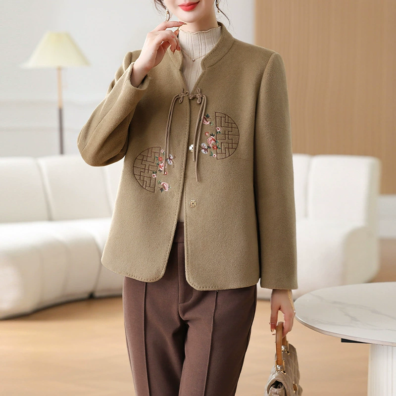 Мама осенняя новая шерстяная куртка среднего и пожилого возраста осень и зима маленькая вышивка ароматного ветра короткое пальто женская мама свадебный костюм