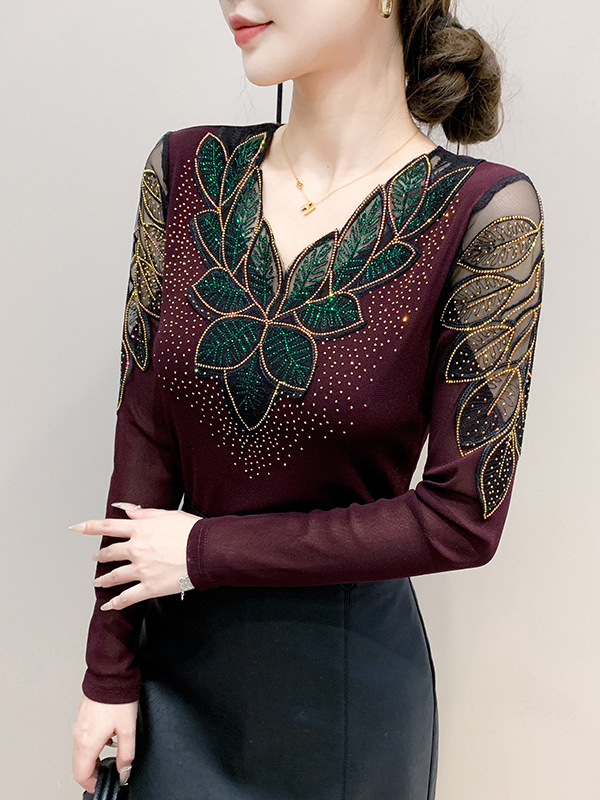 Madres de mediana edad primavera 2026 nuevo cuello en V camisa de manga larga encaje de malla de diamante camiseta delgada image 4