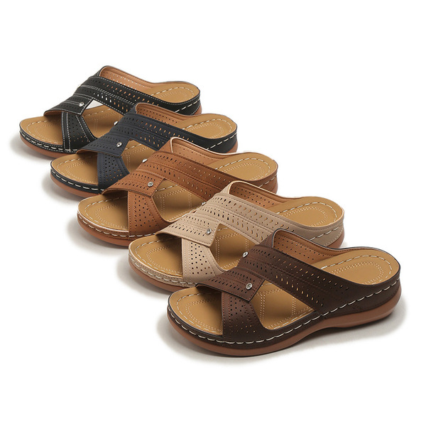 summer fashionable women's slippers