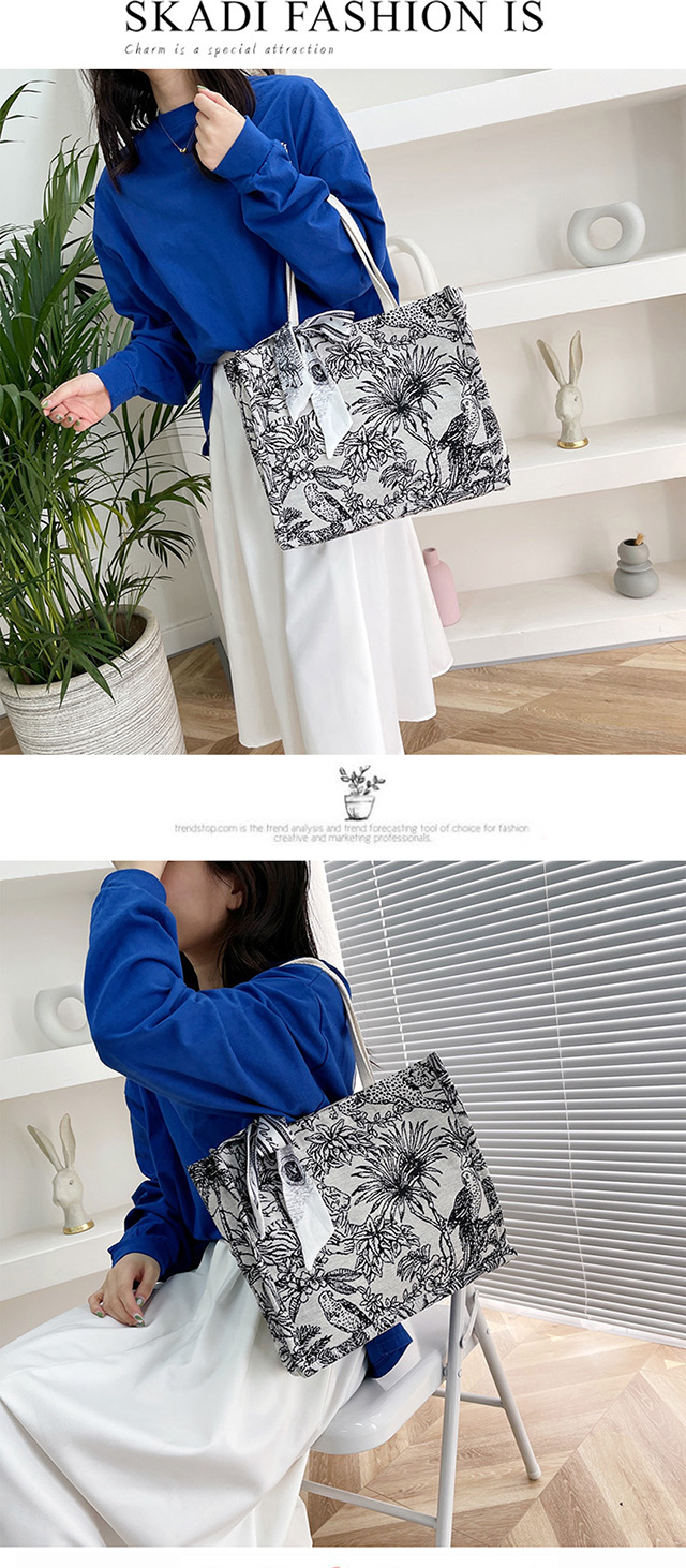 ~ New Korean ins waterproof mini checkered hand-held canvas bag, portable and small square bag for carrying out undefined