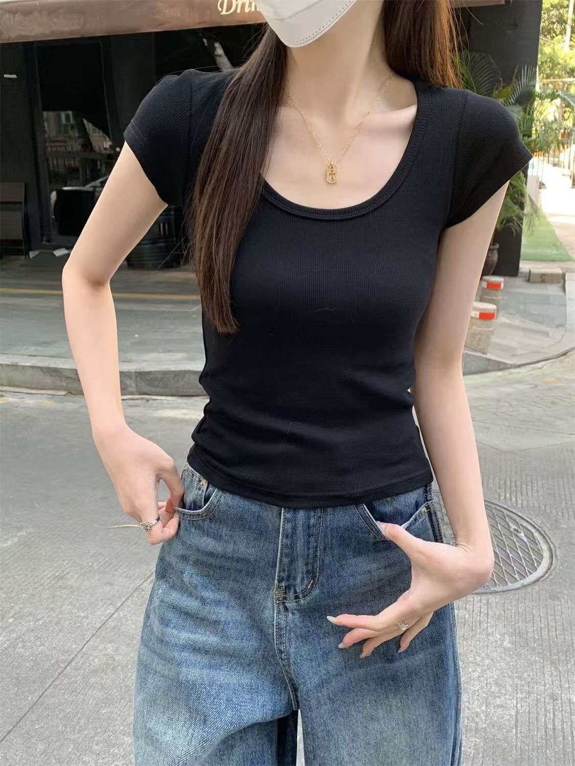 [여성 U넥 반팔] 블랙