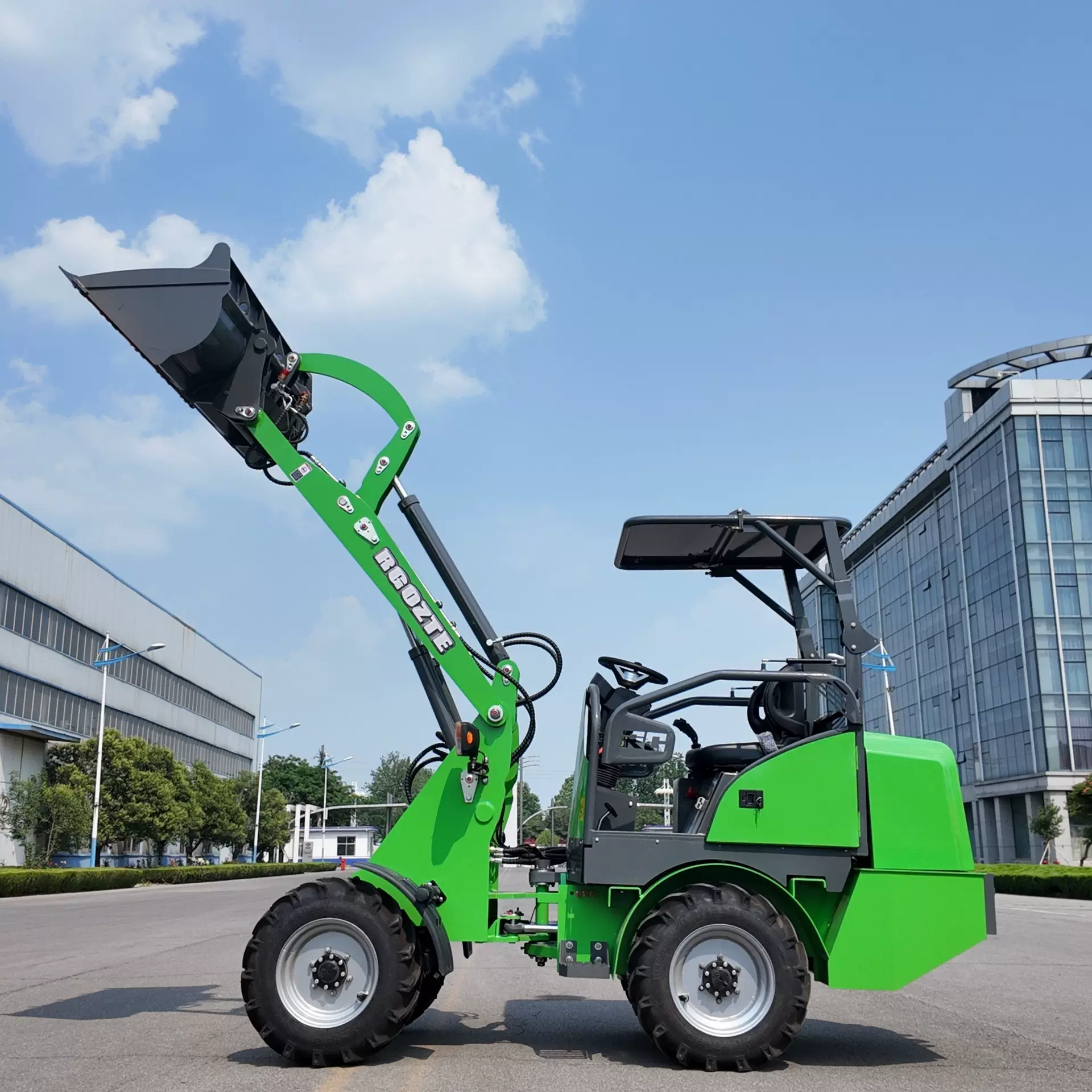 载重 1 吨电动装载机 72V 锂电池驱动 小型电动液压装载机械