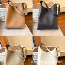 水桶包女2025新款秋冬今年流行腋下包大容量通勤托特包单肩斜挎包