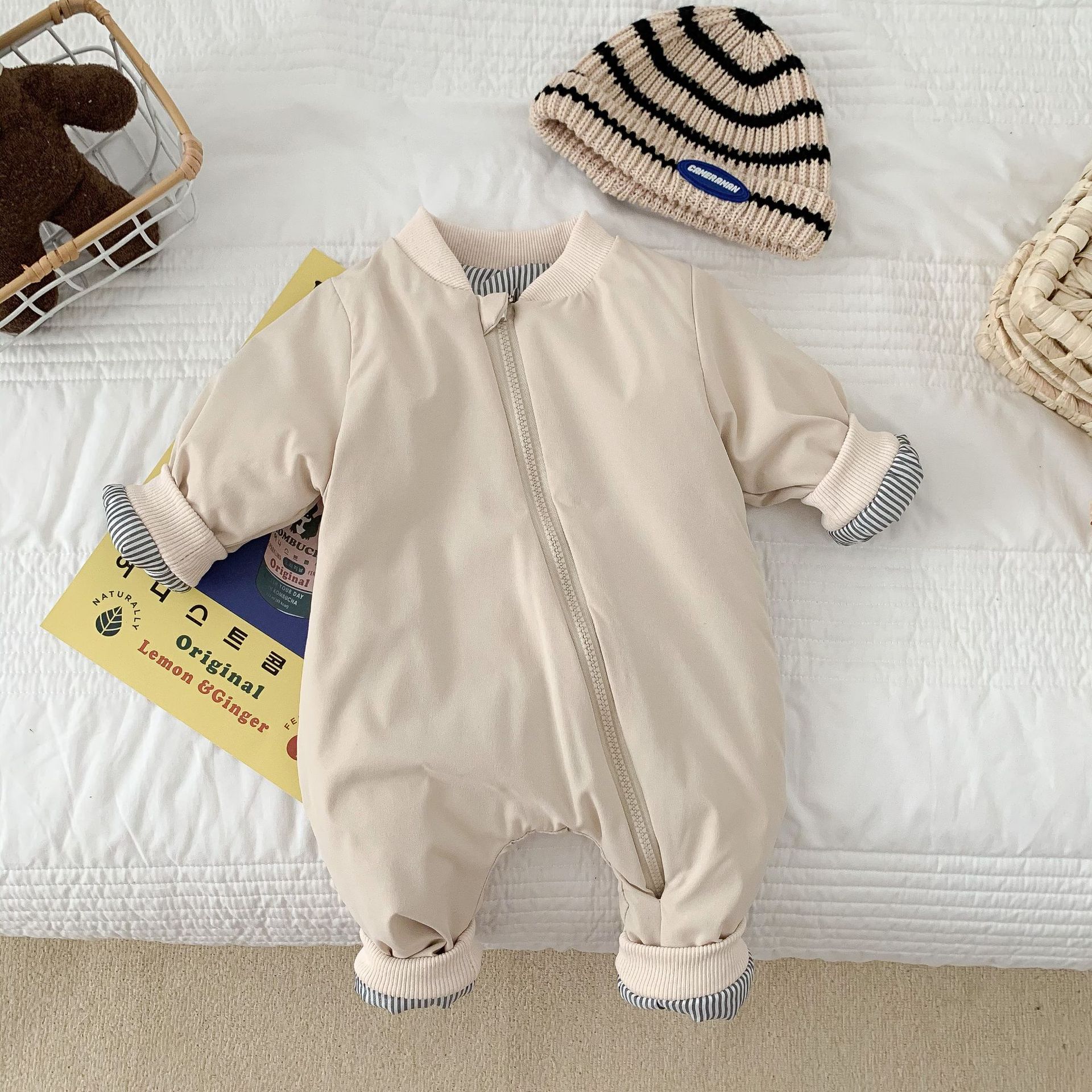 Mono de bebé de estilo coreano Otoño e Invierno mameluco recién nacido con ropa bebé recién nacido mameluco acolchado de algodón chaqueta acolchada de algodón ligero