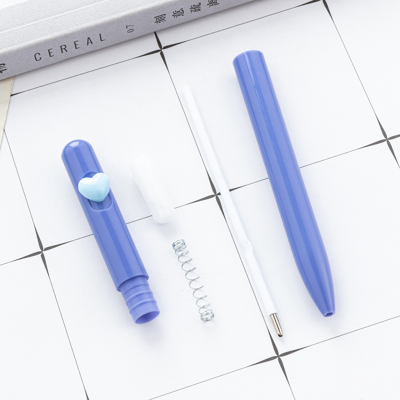 Nuevo bolígrafo de amor giratorio multicolor, papelería de oficina, bolígrafo de plástico para estudiantes, bolígrafo de promoción de regalos publicitarios