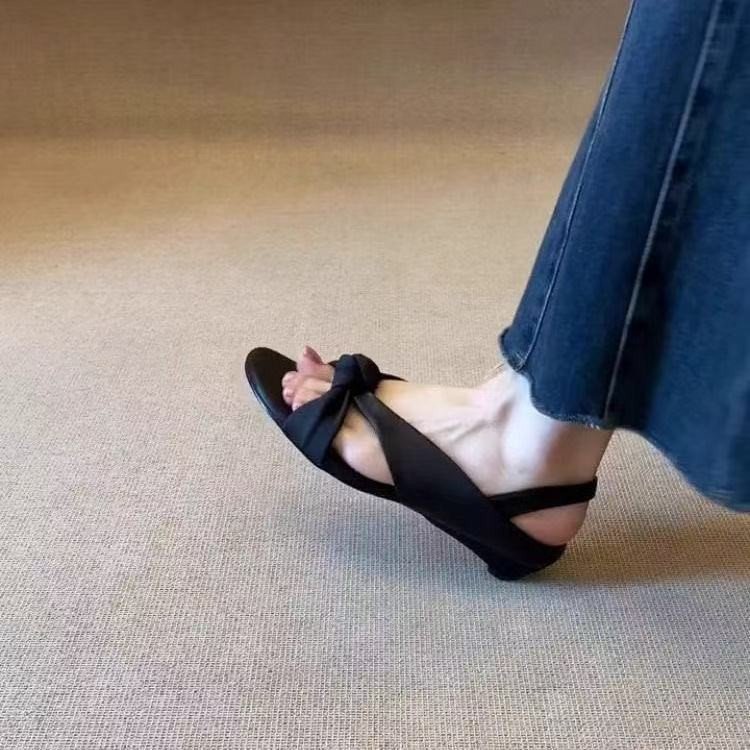 Retro Suede Peep-toe Sandals For Women Mid-heel Wedge Shoes_voghion.com