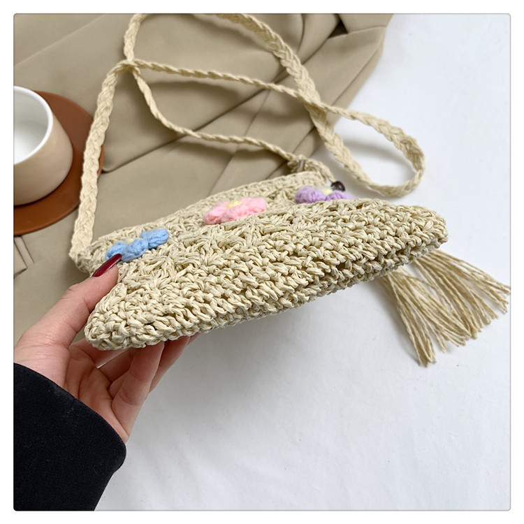 Women's Medium Straw Flower Vacation Beach Tassel Weave Hollow Zipper Straw Bag display picture 26