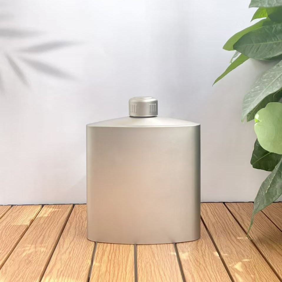 Pure Titanium Large-Capacity Water Bottle from the Source Factory, Outdoor Simple Style Men's Flask, Personalized Custom Drinkware, Portable