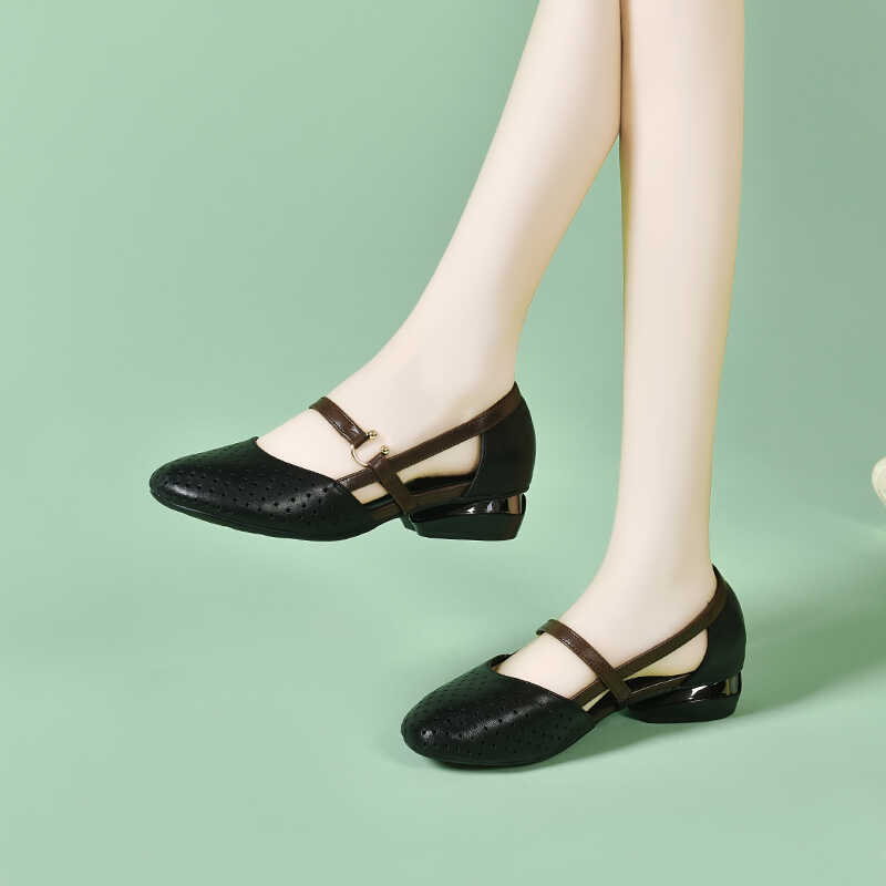 Sandal bít mũi nữ da mềm đế bằng khoét lỗ mũi tròn gót thấp — Màu đen