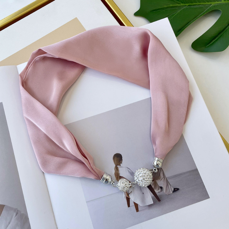 Bufanda de seda con hebilla magnética, collar de estilo coreano, elegante colgante de cuentas de diamantes, bufanda fina de color puro, bufanda para el cuello, bufanda decorativa, serpentina